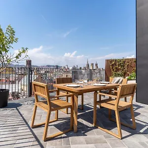 Master La Rambla شقة